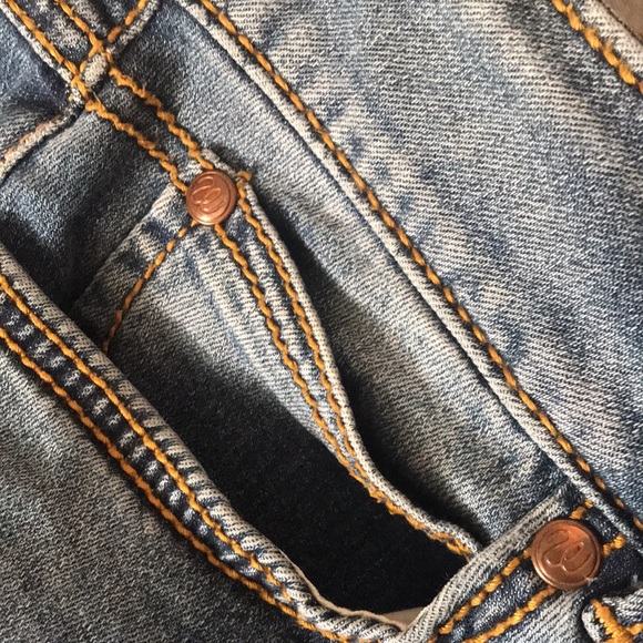 Wrangler women’s signature boot cut jeans - Picture 7 of 16